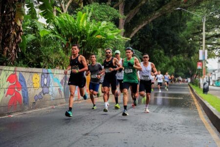 7 Best Marathon Running Shoes (2026): Ultimate Buyer’s Guide People running a marathon with marathon racing shoes
