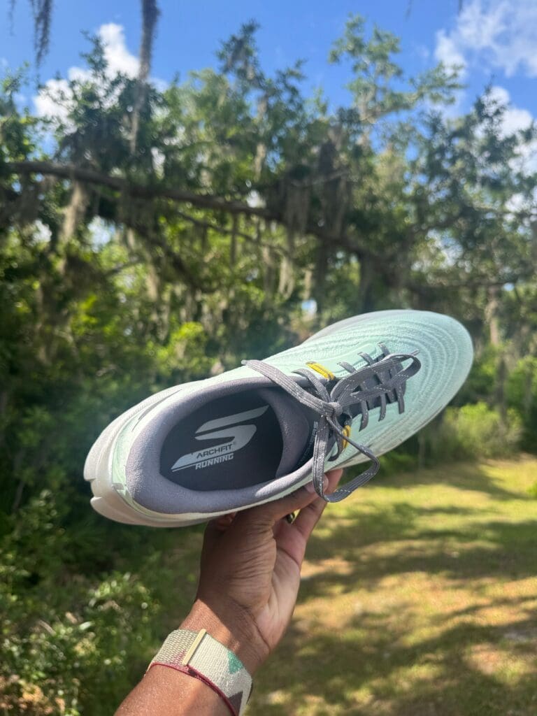 Skechers Aero Spark inside of shoe and upper lacing system 